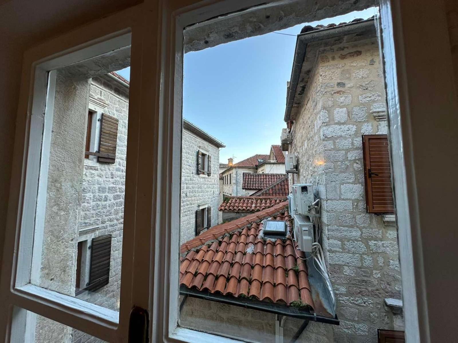 Charming Apartment With A Terrace Kotor Buitenkant foto